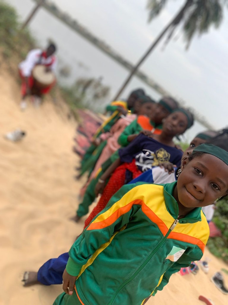 Élèves lors d’une sortie à la plage